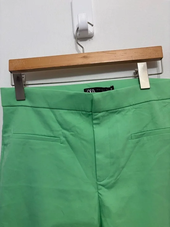 Zara Mint Green Cropped Trousers - Picture 2 of 3